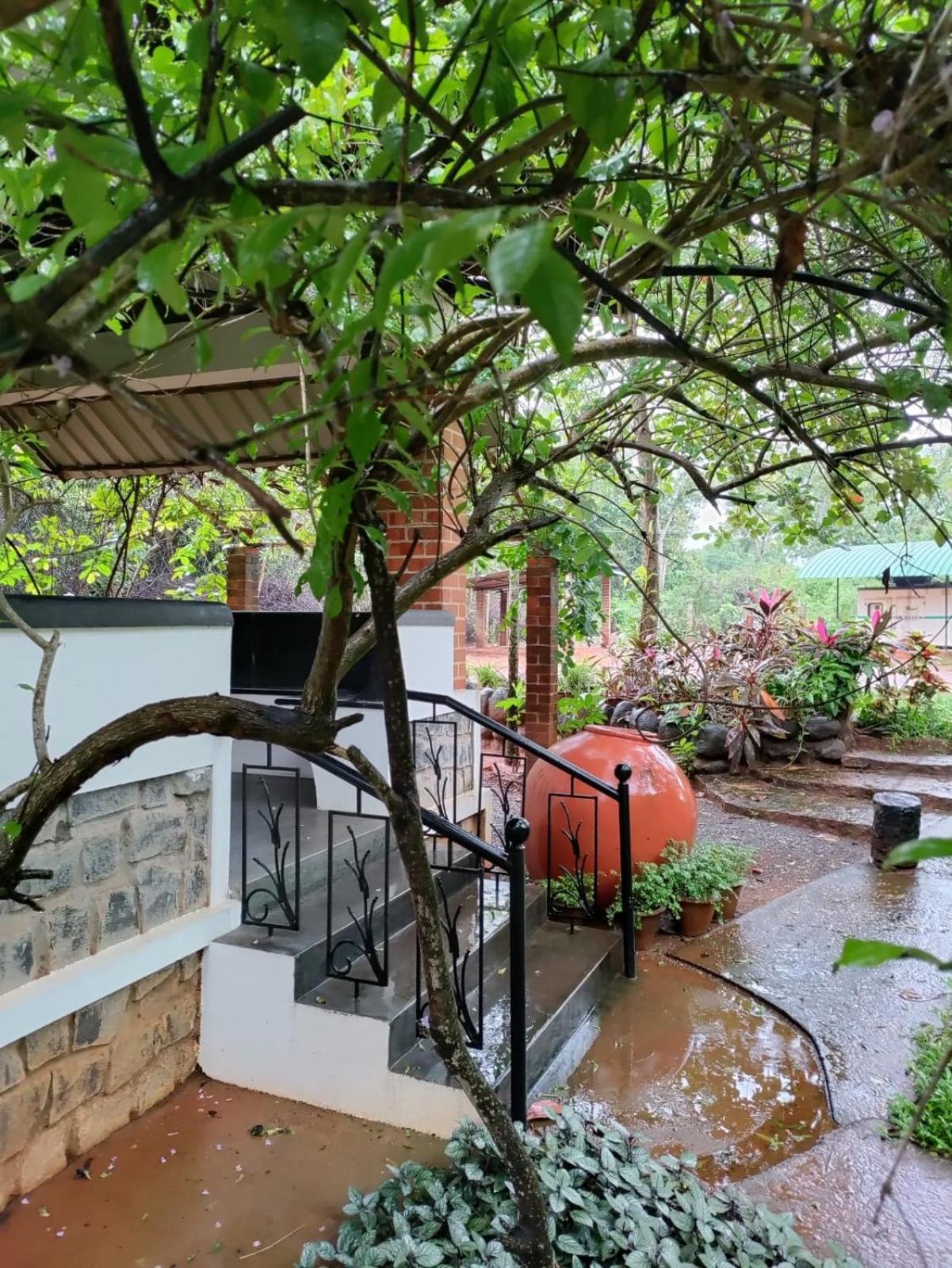 Inn Pondiville Forest Retreat Ποντισερί Εξωτερικό φωτογραφία